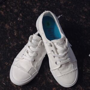 Blowfish Casual Women's White Canvas Lace-Up Sneakers